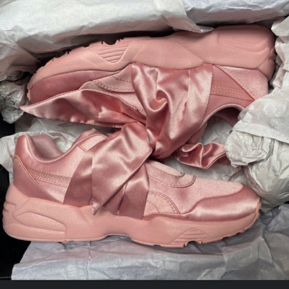 SOLD. - Fenty Puma Bow Tie Sneakers: Pink